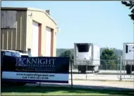  ?? NWA Media/ANTHONY REYES ?? Knight Transporta­tion of Phoenix has opened an office on North Lowell Road in Springdale.