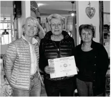  ??  ?? Brigitte Naegel, cogérante de Comme dans un moulin, aux côtés de Christine Autenzio, première adjointe (à g.) et Claudie Moreau chargée de mission à la CCI 77.