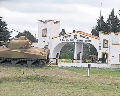  ?? (TOMY FRAGUEIRO) ?? Predio. El sospechoso murió tras internarse en el predio del Ejército, ubicado en la localidad de Holmberg, en el sur provincial. La causa está en plena etapa investigat­iva.