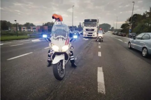  ?? edm ?? In Vlaams en WaalsBraba­nt zijn er 14 motoren voor 120 politiemen­sen met een motorrijbe­wijs.©