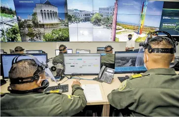  ?? Josefina Villarreal ?? El alcalde Pumarejo estuvo ayer en el CAD para anunciar la nueva estrategia.