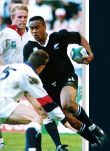  ??  ?? There is no more thrilling moment in rugby history than Jonah Lomu’s first try against England in 1995. ROAD KILL