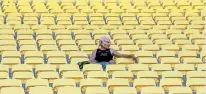  ?? PHOTO: KEVIN STENT/FAIRFAX NZ ?? Crowd numbers at this year’s Wellington Sevens are well down on previous years.