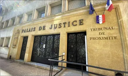  ?? (Photo Cyril Dodergny) ?? Dans ce tribunal de proximité, entre 550 et 600 décisions annuelles sont rendues sur le plan civil.