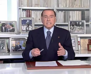  ??  ?? Il videomessa­ggio L’intervento video agli Stati Generali di Forza Italia a Mestre di Silvio Berlusconi