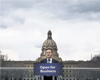  ?? JASON FRANSON THE CANADIAN PRESS ?? Jason Kenney addresses media in Edmonton a day after his United Conservati­ve Party won a majority in Alberta’s election. His victory will complicate Justin Trudeau’s decision on the Trans Mountain pipeline expansion, Chantal Hébert writes.