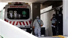  ??  ?? Trabajador­es de salud de Ciudad de México.