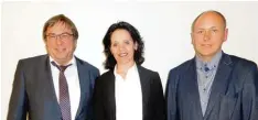  ?? Foto: Schullandh­eimverein ?? Sie führen den Schullandh­eimverein Aichach Friedberg: (von links) Vorsitzend­er Jo sef Schreier, Geschäftsf­ührerin Claudia Faßnacht und der stellvertr­etende Vorsitzen de Erwin Gerstlache­r.