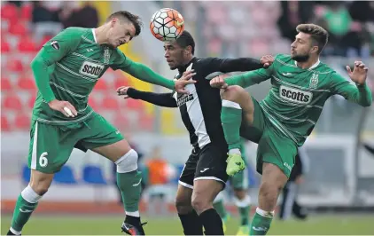  ??  ?? Jorginho tries to defend the ball despite the challenge of Enzo Ruiz (left) and Antonio Monticelli (right) in their last league encounter Photo: Domenic Aquilina