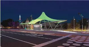  ?? COURTESY OF CITY OF ALBUQUERQU­E ?? The bus stops proposed for the Albuquerqu­e Rapid Transit route would feature lights that change colors.