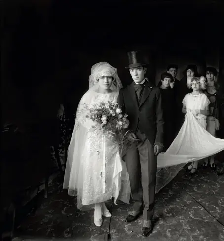  ??  ?? “Boda de Julio Gadea y Olimpia Arteta”, Cusco, 1926. Es la fotografía­s más famosas de Chambi; forma parte de la colección permanente del museo de Arte Moderno de Nueva York.