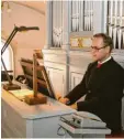  ?? Foto: Thomas Bauch ?? Organist Marcus Sterk an seinem Instrument.