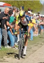  ?? | PHOTO : AFP ?? Adrien Petit a accroché un top 10 sur Paris-Roubaix.