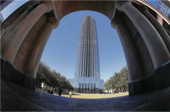  ?? Steve Gonzales photos / Houston Chronicle ?? At 64 stories, the Williams Tower is the fourth-tallest building in Texas.