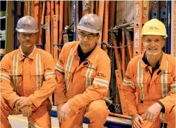  ?? PHOTO MAGALIE LAPOINTE ?? Les trois chefs de section Dany Pineault, Daniel Brière et Denis Bouchard ont travaillé 16 heures par jour pendant pas moins de neuf mois afin de réparer les lignes brisées.