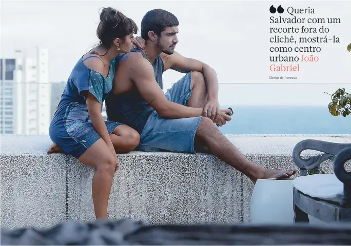  ??  ?? Camilla Camargo e Caio Castro em Travessia, que marca a estreia do diretor João Gabriel em longas ‘profission­ais’; em cena, Caio é Júlio, um jovem que vive em conflito com o pai