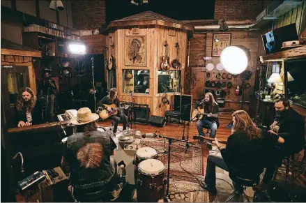  ?? PHOTOS COURTESY OF ZACH PIGG ?? Atlanta Southern rockers Blackberry Smoke recorded their new EP, “Live from Capricorn Sound Studios,” from the famed studio in Macon.