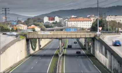  ?? / ÓSCAR CORRAL ?? Viaducto en Ferrol (A Coruña), donde Fomento vigila la evolución de las estructura­s.