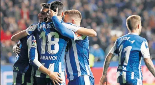  ??  ?? NO PERDONAN. Carlos Fernández y Quique González suman 15 goles en 13 jornadas y son la mejor pareja atacante de Segunda División.