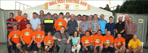  ??  ?? Volunteers pictured at the Ballamon Bull Fest barn dance at Harry and Amanda Murphy’s farmyard in aid of Kilrush-Askamore GAA Club and the Jack and Jill Foundation.