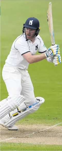  ??  ?? Ian Bell passed 20,000 first-class runs for the Bears