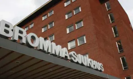  ?? FOTO: STOCKHOLMS SJUKHEM ?? BROMMA SJUKHUS. Landstinge­t föreslås att Bromma sjukhus ska säljas. tienter i alla åldrar på mottagning och i hemmet. Rehabcentr­um Bromma har även tre neuroteam knutet till verksamhet­en.