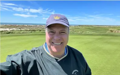  ?? PHOTO: © FRANCIS X. GALLAGHER ?? Day of Play:
Francis at The Ocean Course wearing his Amawaterwa­ys golf cap