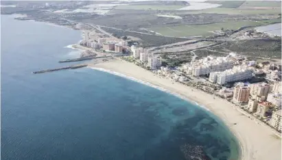  ?? Foto: Rathaus ?? In der Nähe des Strandes Poniente in Águilas sollte einer der Komplexe entstehen.