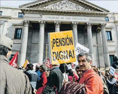  ?? DANI DUCH/ARCHIVO ?? La presión de los pensionist­as en la calle durante meses forzó recuperar la revaloriza­ción con el IPC