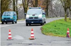  ?? Foto: Bernhard Weizenegge­r ?? Polizeiein­satz nördlich von Günzburg: Dort wurde am Mittwoch die Leiche eines Man nes gefunden, der aus dem Landkreis Donau Ries stammt.