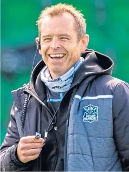  ?? Group. Picture: SNS ?? Glasgow head coach Danny Wilson at yesterday’s training session at Scotstoun Stadium.