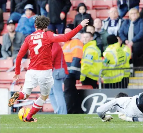  ?? PICTURES: Keith Turner ?? FAST START: Jim O’Brien scores his early goal