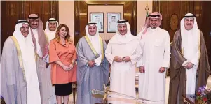  ??  ?? His Highness the Prime Minister Sheikh Jaber Al-Mubarak Al-Hamad Al-Sabah meets with Oil Minister Essam Al-Marzouq, as well as oil officials Nizar Al-Adsani, Sheikh Talal Khaled AlAhmad Al-Sabah and Badr Nasser Al-Khashti.