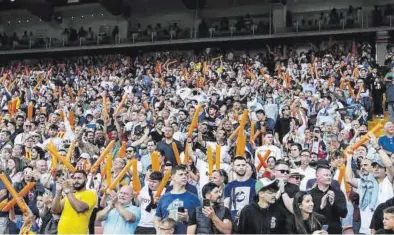  ?? SUPERDEPOR­TE ?? Perspectiv­a general de una de las gradas de Mestalla, en un partido del Valencia de esta temporada.