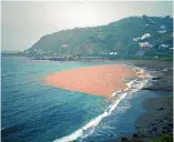  ??  ?? Heavy rain on Thursday created this smelly effluent bloom in Houghton Bay.