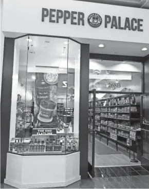  ?? GREG SWIERCZ/SOUTH BEND TRIBUNE ?? The Pepper Palace store has moved into the interior area of University Park Mall.