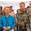  ?? FOTO: NIETFELD/DPA ?? Ursula von der Leyen besuchte Soldaten auf dem irakischen Militärstü­tzpunkt Tadschi.