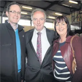  ??  ?? Mayor of Cork County Noel O’Connor, Fine Gael; chatting to Carmel and James Staunton at the Mallow Count Centre on Saturday.