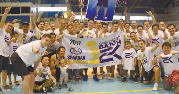  ?? SUNSTAR FOTO/RUEL ROSELLO ?? SWEEP. Members of the Core Pacific 2000 celebrate after completing a sweep of the Division B finals in Shaabaa.