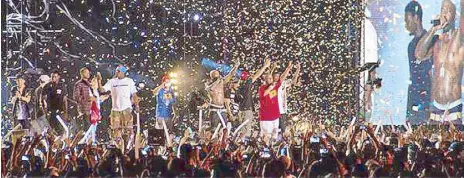  ??  ?? The MTV Music Evolution 2015 featuring internatio­nal and Filipino hip-hop acts at the Quirino Grandstand in Manila