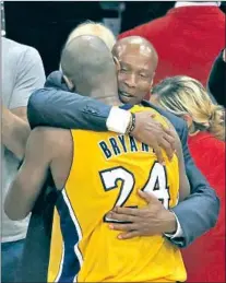  ?? Robert Gauthier Los Angeles Times ?? KOBE BRYANT embraces Lakers coach Byron Scott after scoring 60 points and exiting his final game on April 13, 2016.