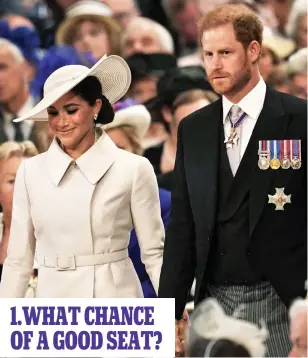  ?? ?? 1.WHAT CHANCE OF A GOOD SEAT?
All eyes on them: The Sussexes arrive at St Paul’s Cathedral yesterday ...