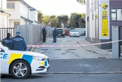  ?? Photo / George Heard ?? A man is in hospital in critical condition after a late-night assault in Worcester St, Christchur­ch.