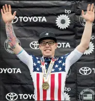  ?? Special to the Democrat-Gazette/CASEY B. GIBSON ?? Jason Macom shows off the gold medal he won Dec. 8 at the Paralympic­s Track Cycling National Championsh­ips in Los Angeles.