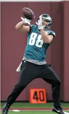  ?? AP PHOTO ?? Philadelph­ia Eagles tight end Trey Burton catches a pass during a practice for Super Bowl 52, set for Sunday.