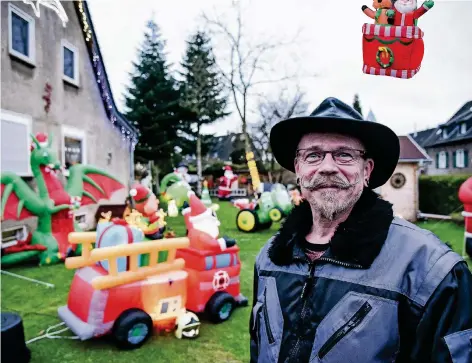  ?? FOTO (4): LARS FRÖHLICH ?? Ingo Reinders hat sein Haus in Mündelheim dekoriert.