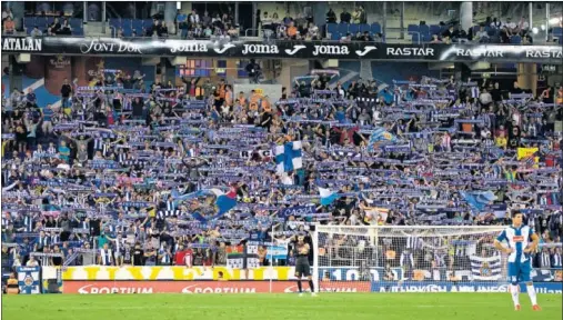  ??  ?? A EXAMEN. La grada, igual que el equipo, se someterá a una reválida este sábado a las 13:00 en la visita del Eibar a Cornellà-El Prat.