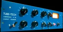  ?? ?? Einer der wichtigste­n Hardware-Signalproz­essoren von Bizzy Mo ist der Tube-Tech Compressor CL 1B. Er kann Vocals und Instrument­e effektiv verdichten und mit der wunderschö­nen Sättigung mehr Biss und auch Wärme verleihen. Kraftvolle In-your-face-Sounds und pumpende Monster-Grooves sind ein Kinderspie­l.