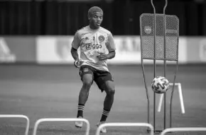  ??  ?? David Neres, de aanvaller van Ajax, is in het weekend een twijfelgev­al voor de kraker tegen PSV. (Foto: Goal)