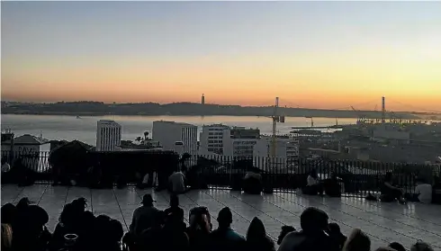  ?? PHOTOS: HINE KERRICH ?? Santa Catarina lookout at sunset. It’s a great place to chill with friends and a few beers.